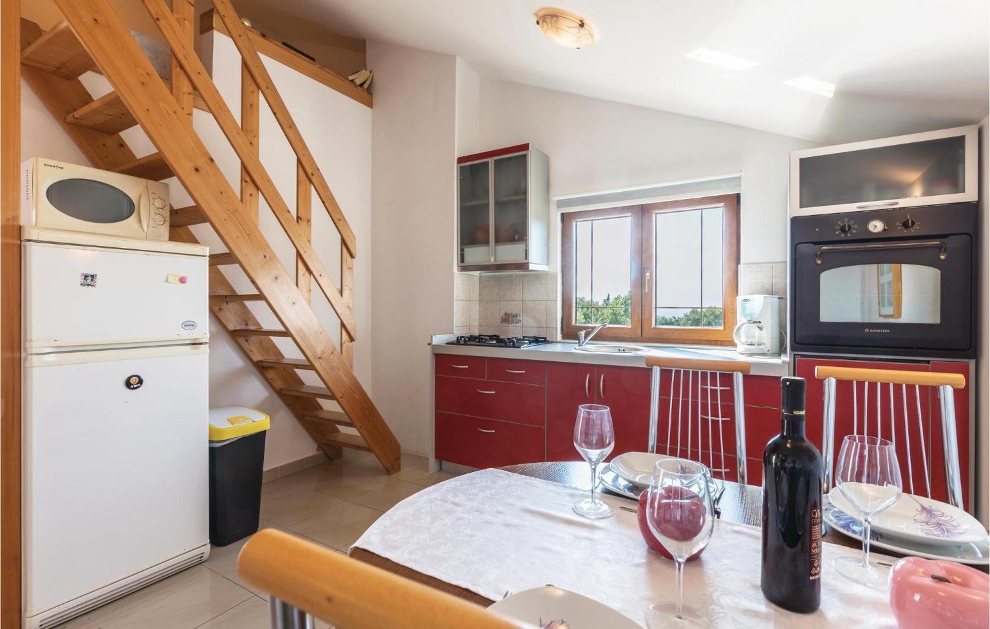 Pet Friendly Apartment In Koromacno With Wifi Exteriör bild