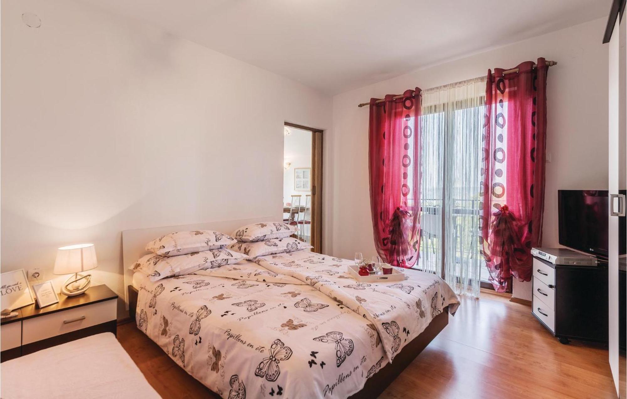 Pet Friendly Apartment In Koromacno With Wifi Exteriör bild
