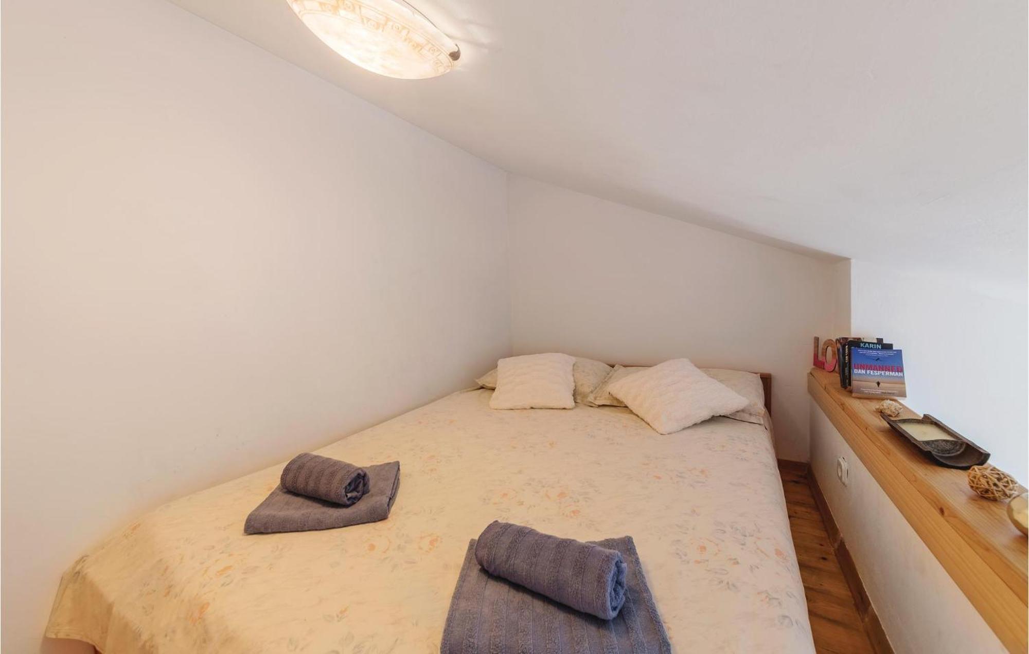 Pet Friendly Apartment In Koromacno With Wifi Exteriör bild