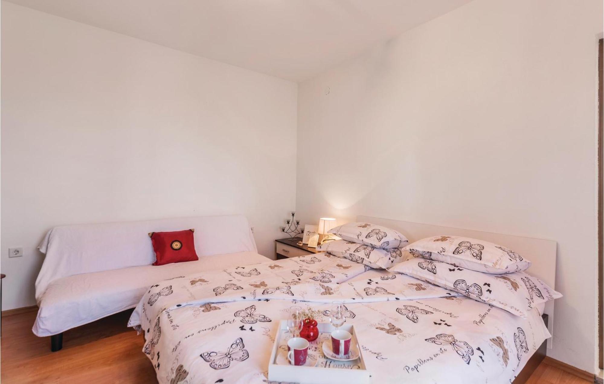 Pet Friendly Apartment In Koromacno With Wifi Exteriör bild