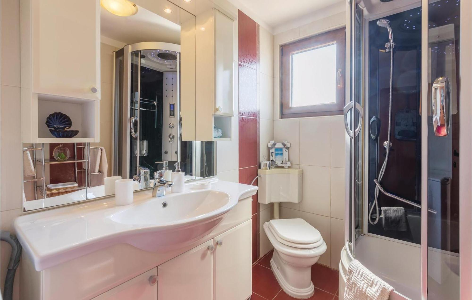 Pet Friendly Apartment In Koromacno With Wifi Exteriör bild