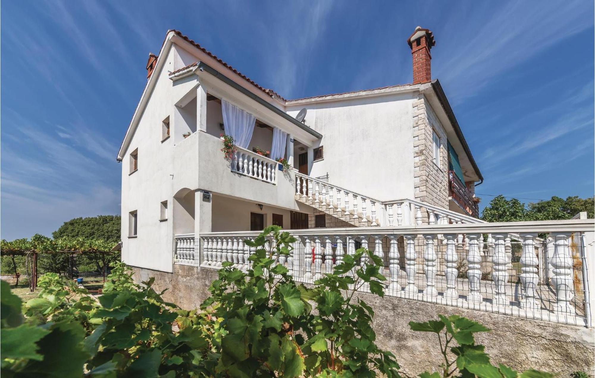 Pet Friendly Apartment In Koromacno With Wifi Exteriör bild