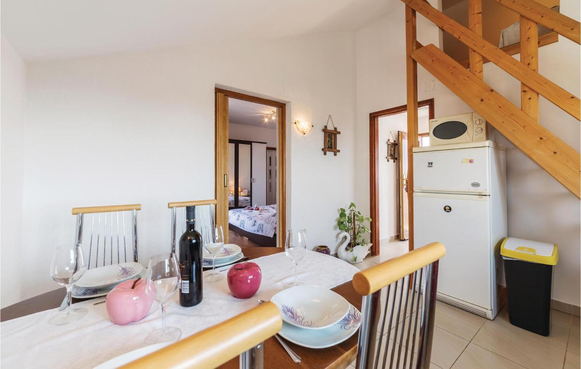 Pet Friendly Apartment In Koromacno With Wifi Exteriör bild