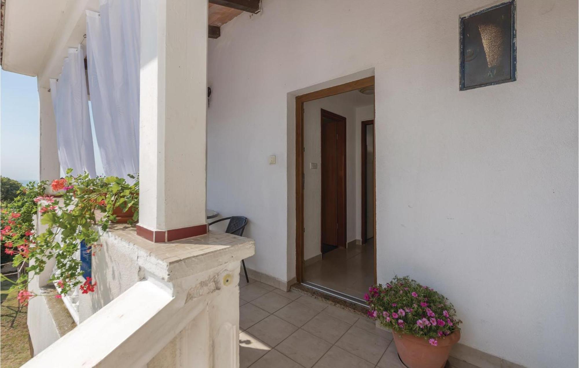 Pet Friendly Apartment In Koromacno With Wifi Exteriör bild