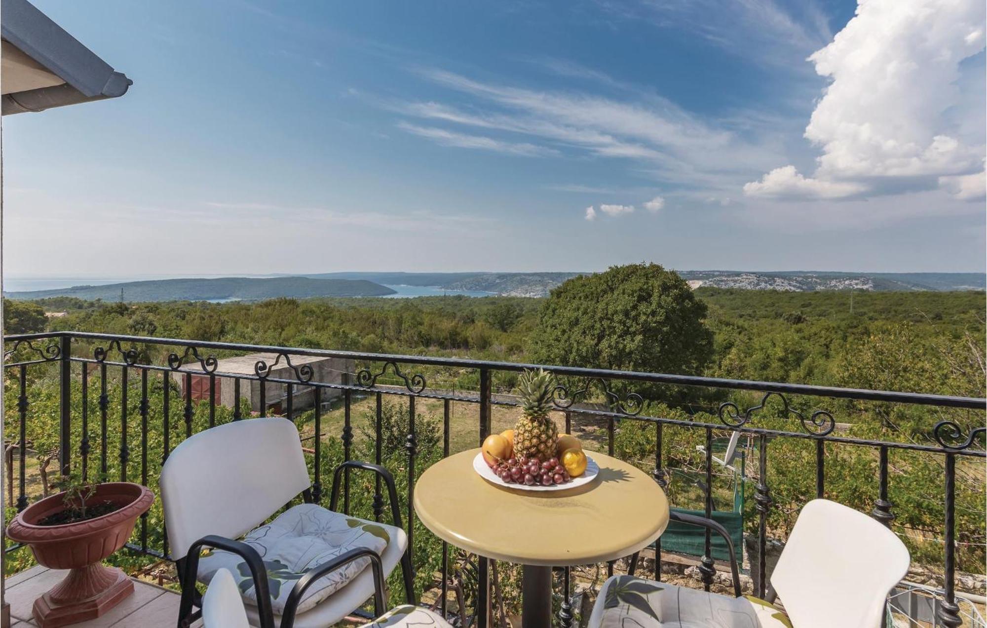 Pet Friendly Apartment In Koromacno With Wifi Exteriör bild